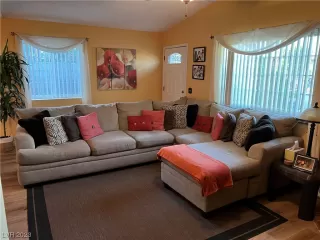 Photo #2: 2543432 Listing