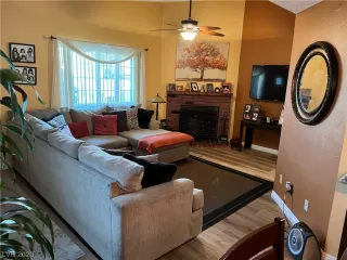 Photo #3: 2543432 Listing