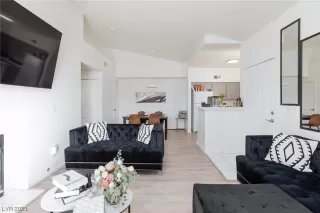 Photo #1: 2543454 Listing