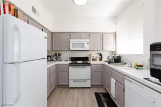 Photo #3: 2543454 Listing