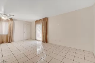 Photo #4: 2543455 Listing