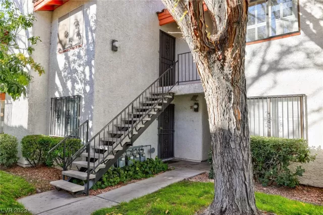 MLS: 2543462 Condo For Sale