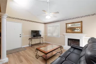 Photo #4: 2543462 Listing