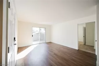 Photo #6: 2543464 Listing