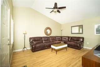 Photo #2: 2543478 Listing