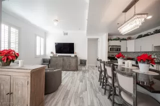 Photo #2: 2543481 Listing