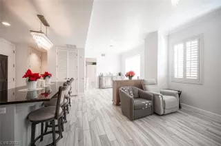 Photo #4: 2543481 Listing