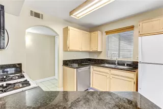 Photo #5: 2543531 Listing 