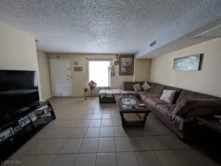 Photo #5: 2543536 Listing