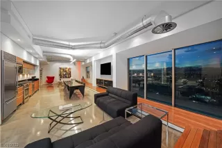 Photo #1: 2543547 Listing