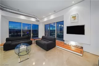 Photo #3: 2543547 Listing