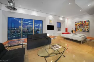 Photo #4: 2543547 Listing