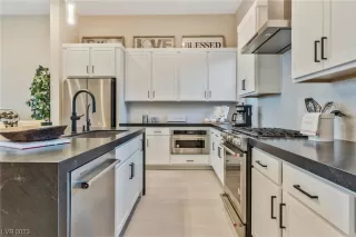 Photo #4: 2543550 Listing