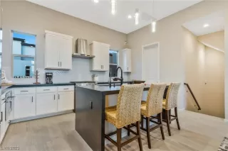 Photo #5: 2543550 Listing