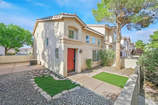 MLS: 2543572 Condo For Sale