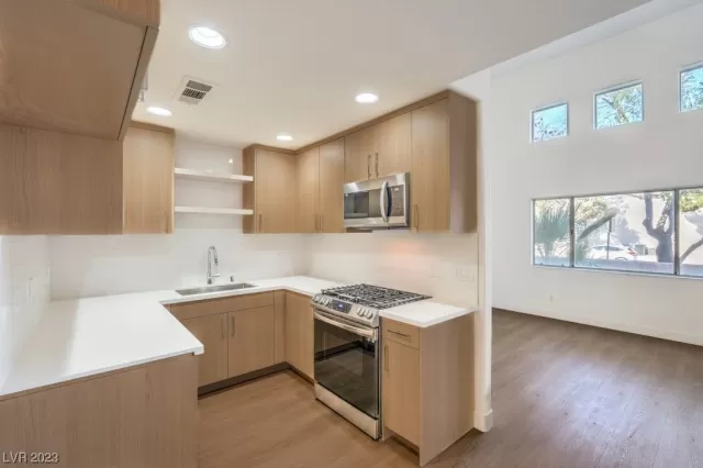 MLS: 2543577 Condo For Sale