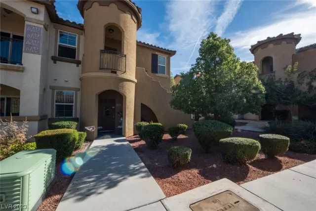 MLS: 2543592 Condo For Sale