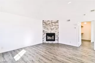 Photo #4: 2543602 Listing