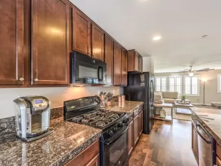 Photo #1: 2543618 Listing 