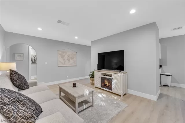 MLS: 2543639 Condo For Sale