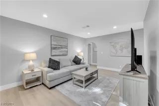 Photo #2: 2543639 Listing 