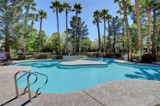 Photo #4: 2543641 Listing