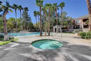 Photo #5: 2543641 Listing