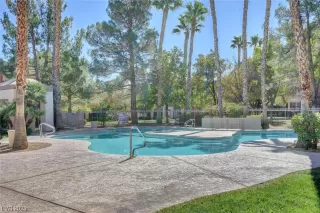 Photo #6: 2543641 Listing