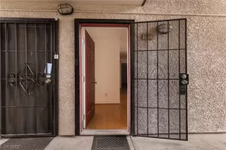 Photo #2: 2543648 Listing