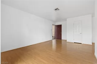 Photo #4: 2543648 Listing