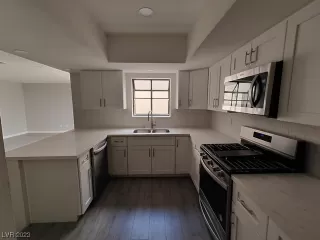 Photo #6: 2543683 Listing