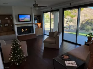 Photo #4: 2543696 Listing