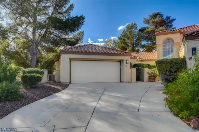 MLS: 2543711 Condo For Sale