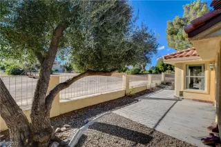 Photo #5: 2543711 Listing