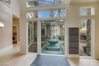 Photo #6: 2543722 Listing