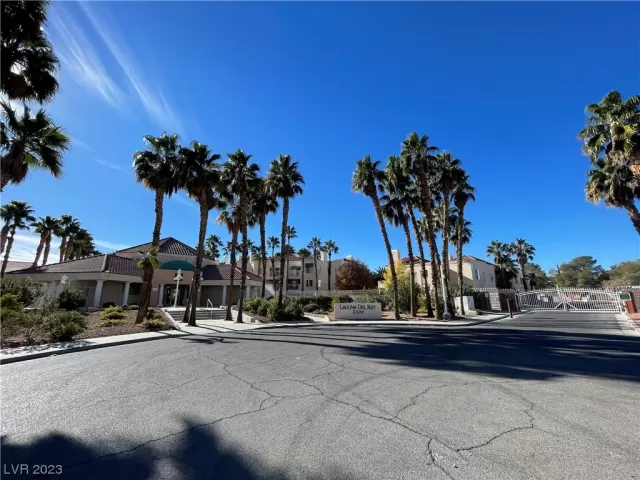 MLS: 2543736 Condo For Sale