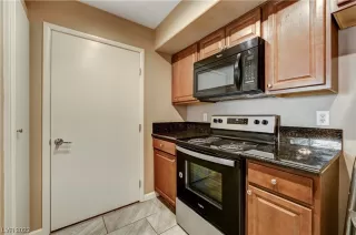 Photo #4: 2543753 Listing