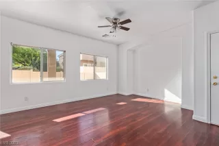 Photo #3: 2543761 Listing