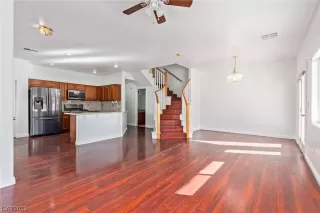 Photo #4: 2543761 Listing