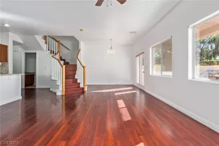 Photo #5: 2543761 Listing