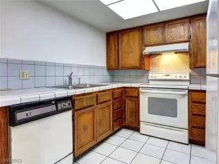 Photo #5: 2543806 Listing