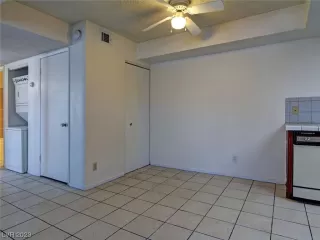 Photo #6: 2543806 Listing