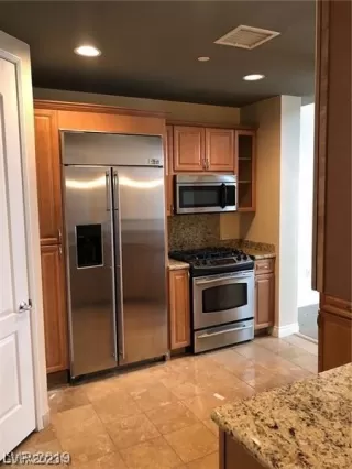 Photo #1: 2543833 Listing 