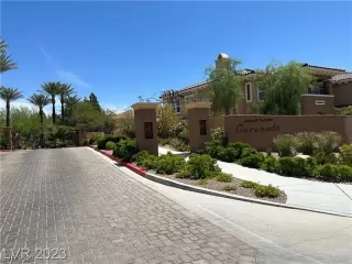 Photo #2: 2543837 Listing