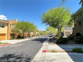 Photo #3: 2543837 Listing