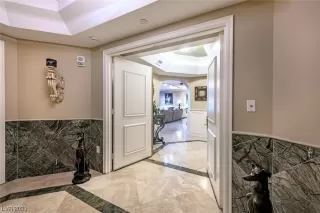 Photo #4: 2543845 Listing