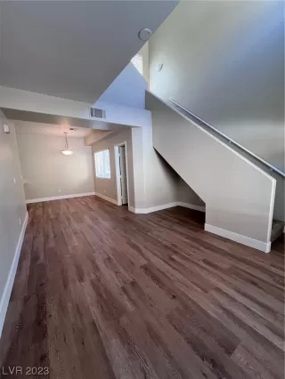 Photo #1: 2543865 Listing 