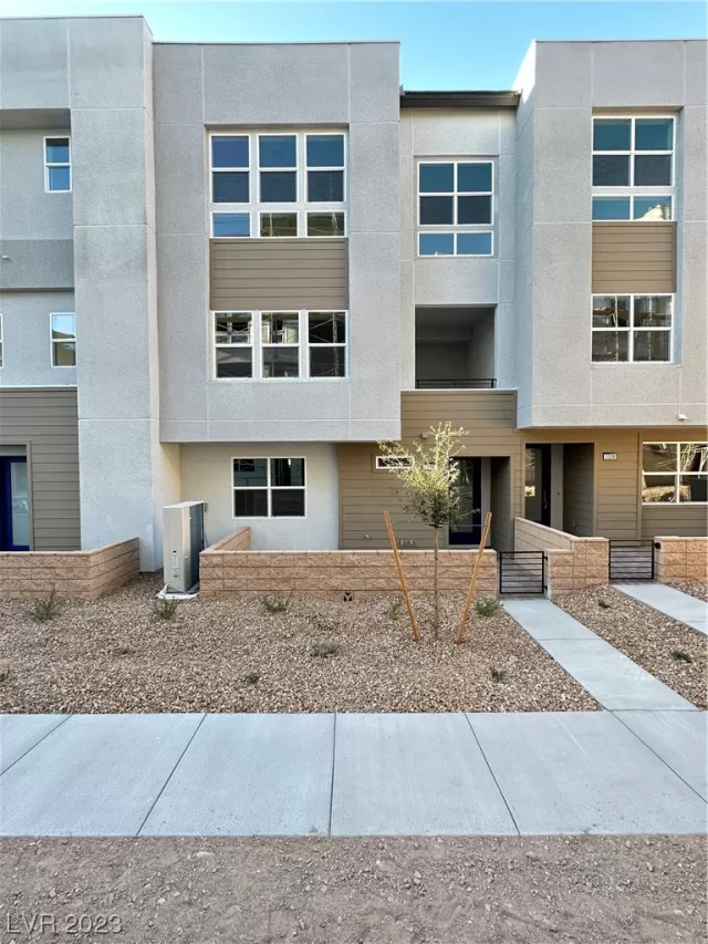 MLS: 2543872 Condo For Sale