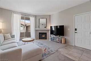 Photo #4: 2543885 Listing