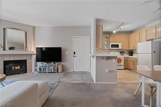 Photo #5: 2543885 Listing